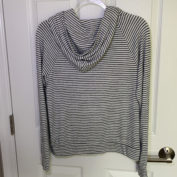 Gap Striped Black and White Hoodie size xs - Picture 4 of 7